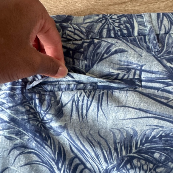 Tommy Bahama Blue Tropical Hybrid Swim Trunks SZ 38 - Picture 9 of 10